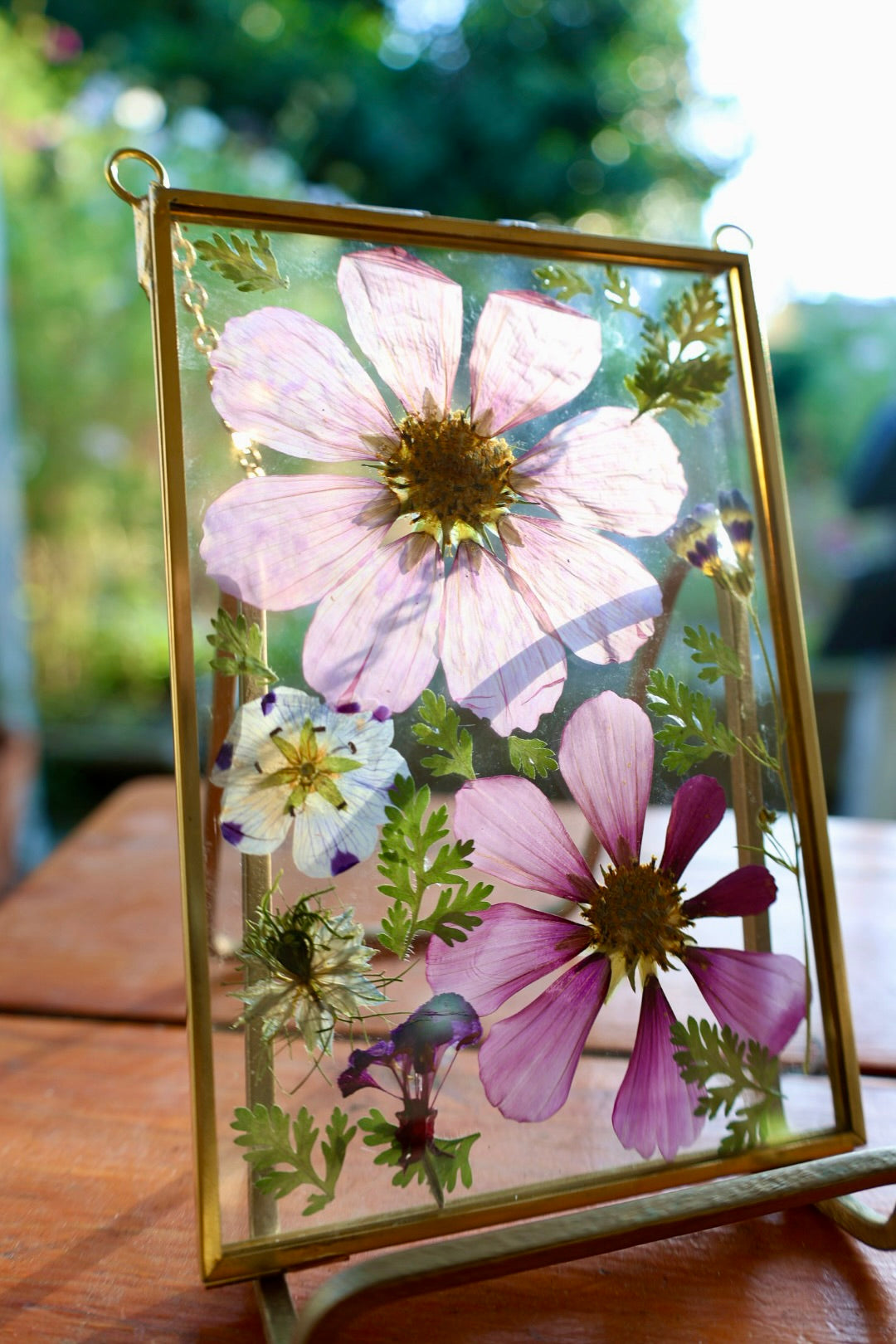 Pressed Flower Art in Gold Frame with Chain, 4"x6"