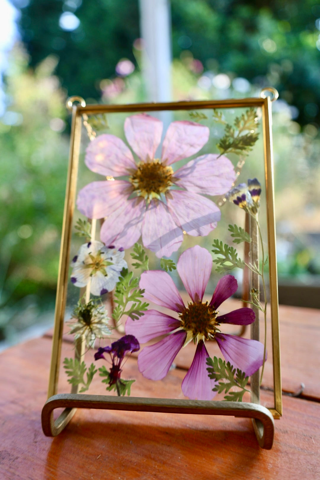 Pressed Flower Art in Gold Frame with Chain, 4"x6"