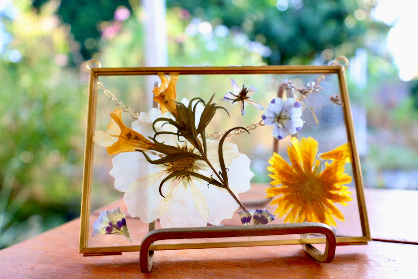 Pressed Flower Art with Real Flowers in Gold Frame with Chain, 4”x6”