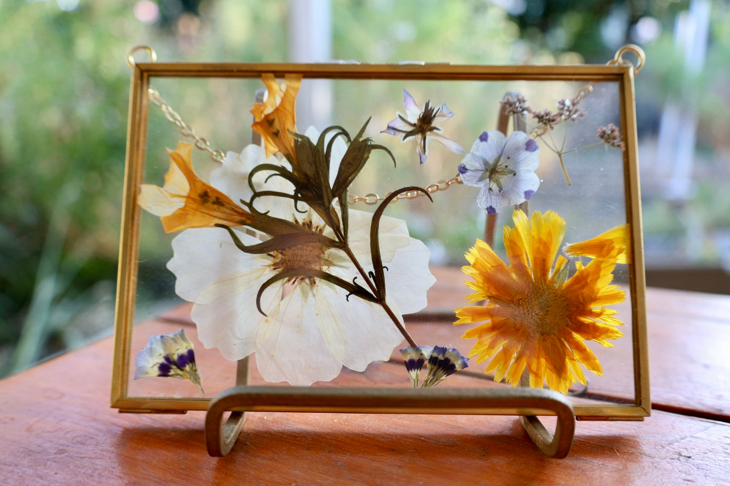 Pressed Flower Art with Real Flowers in Gold Frame with Chain, 4”x6”