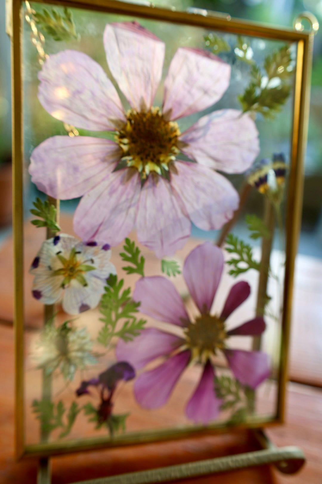 Pressed Flower Art in Gold Frame with Chain, 4"x6"